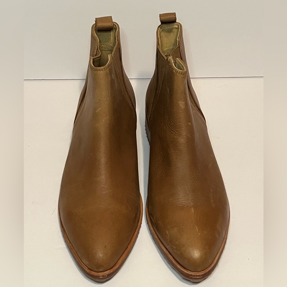 Nisolo Tan Leather Chelsea Ankle Boots - Picture 4 of 16